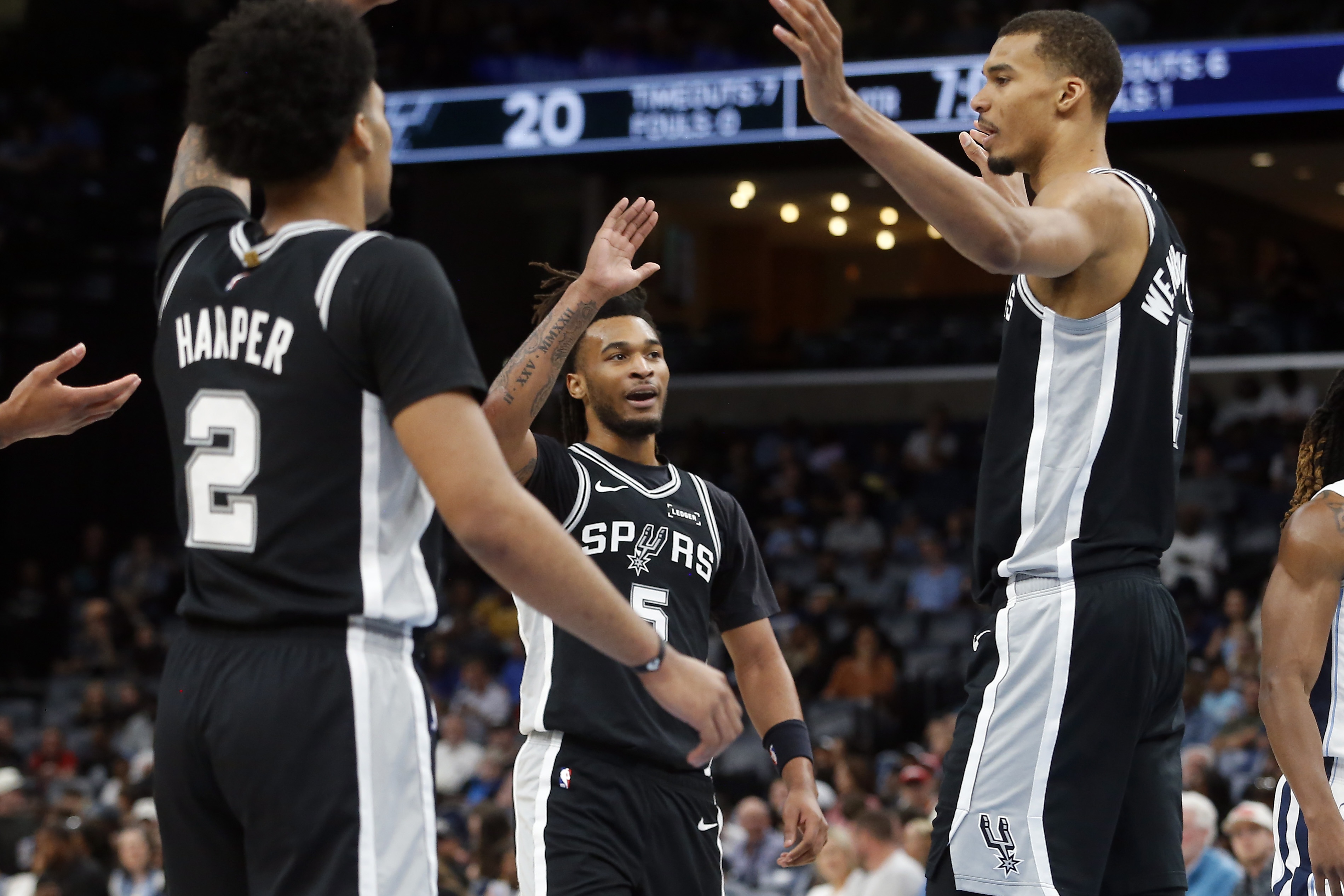 世界杯官方直播软件下载-文班缺席11胜5负！马刺咋做到的 坐拥MVP候选仍打出极致团队篮球